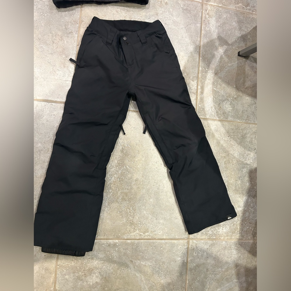 Black quiksilver size 10 snowpants pants